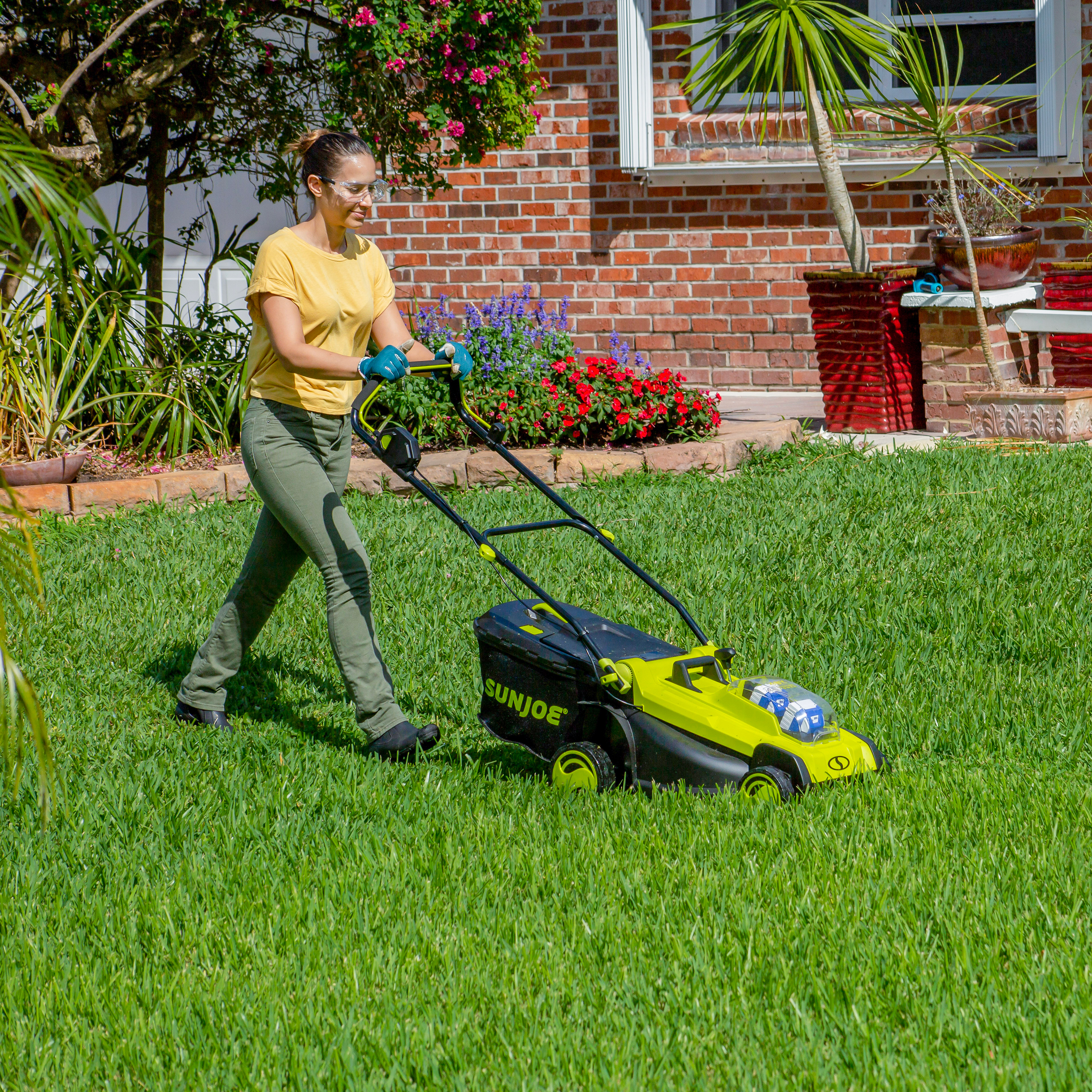 Lawn mower for medium sized yard hot sale