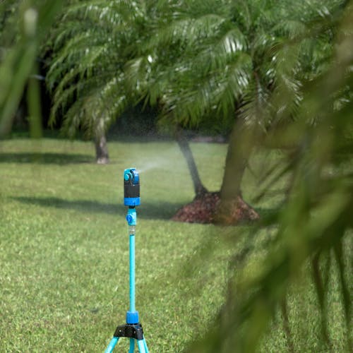 Mist spray setting for the Aqua Joe Indestructible Turbo Drive 360 Degree Telescoping Tripod Lawn and Garden Sprinkler and Mister.
