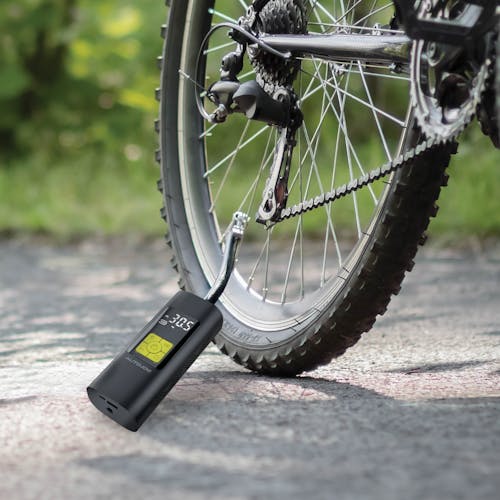 Tyre Inflators: Top-notch cordless tyre inflators for cars and bikes