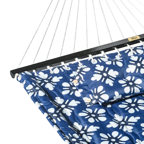 Close-up of the spreader bar for the Bliss Hammocks 55-inch Blue Flowers Quilted Hammock.