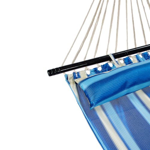 Close-up of the spreader bar on the blue stripe ventaleen hammock.