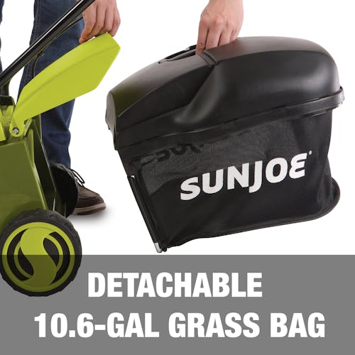 Detachable 10.6 gallon grass bag.